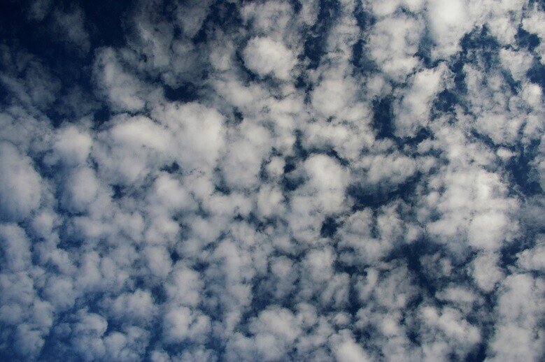 Altocumulus cloud - Wikipedia